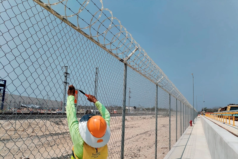 cerca de malla ciclonica, malla ciclonica de alambre de acero galvanizado o con recubrimiento de pvc, proteccion perimetral