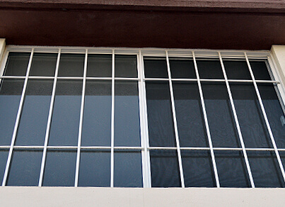 herreria industrializada, productos metalicos usados en la construccion de vivienda en serie, protectores de ventana barandales y puertas